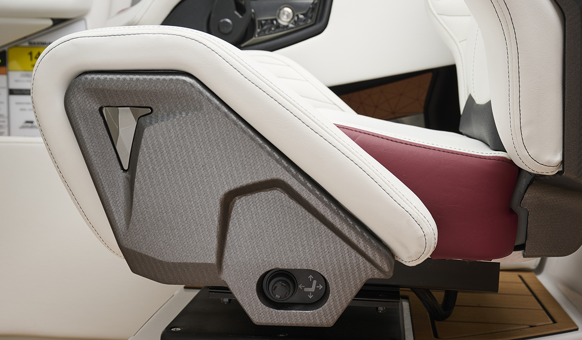 Scaun pilot acționat electric