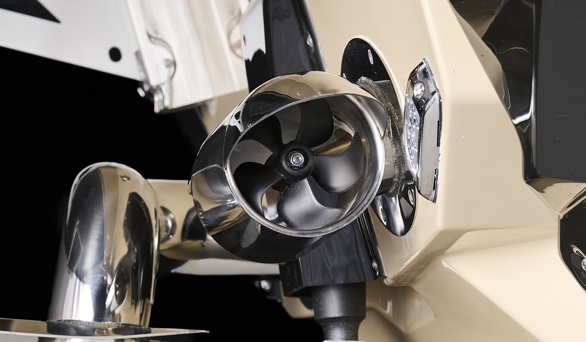 Nautique Integrated Steering Assist