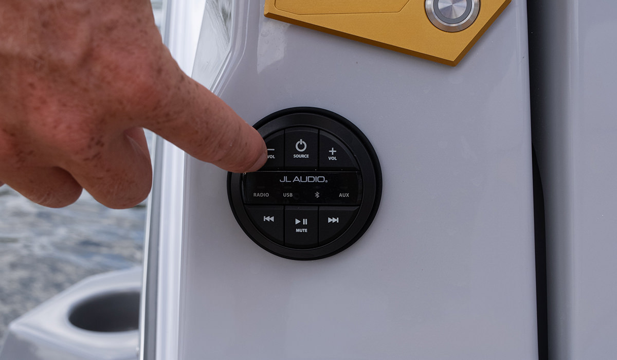Telecomandă stereo la pupa