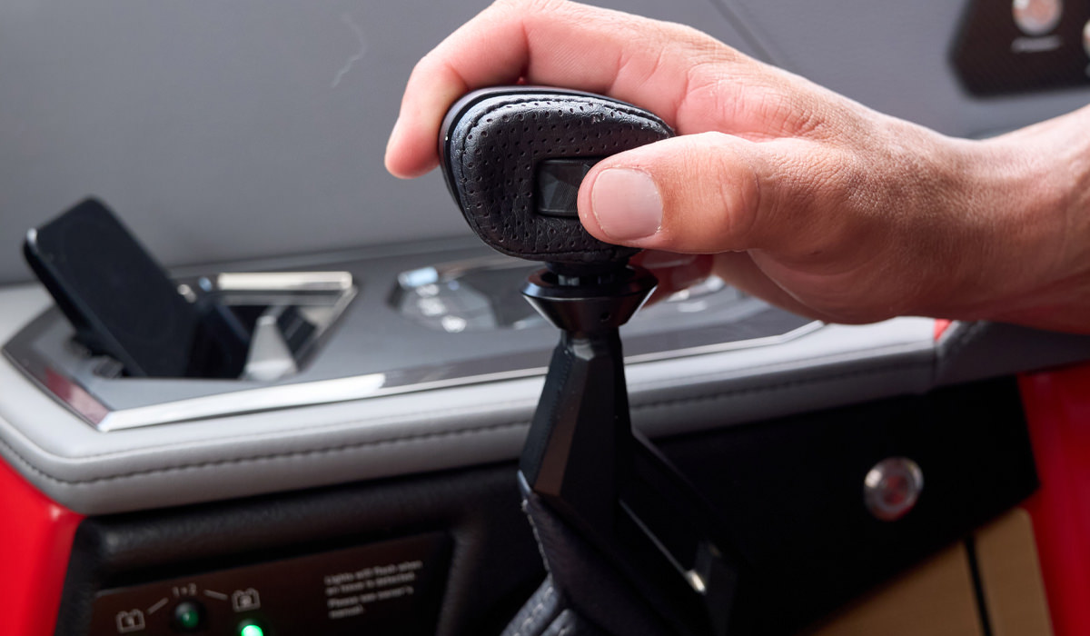 Control accelerație cu Steering Assist