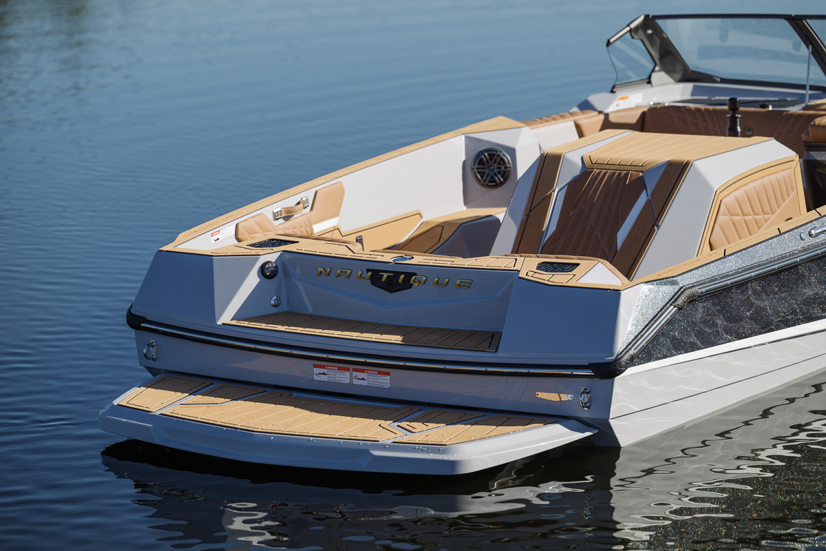 Ski Nautique - Exterior 2